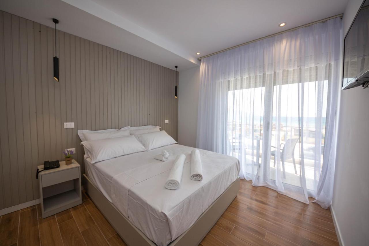 Hesperus Hotel Vlorë Buitenkant foto