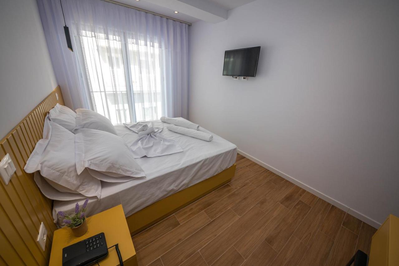 Hesperus Hotel Vlorë Buitenkant foto