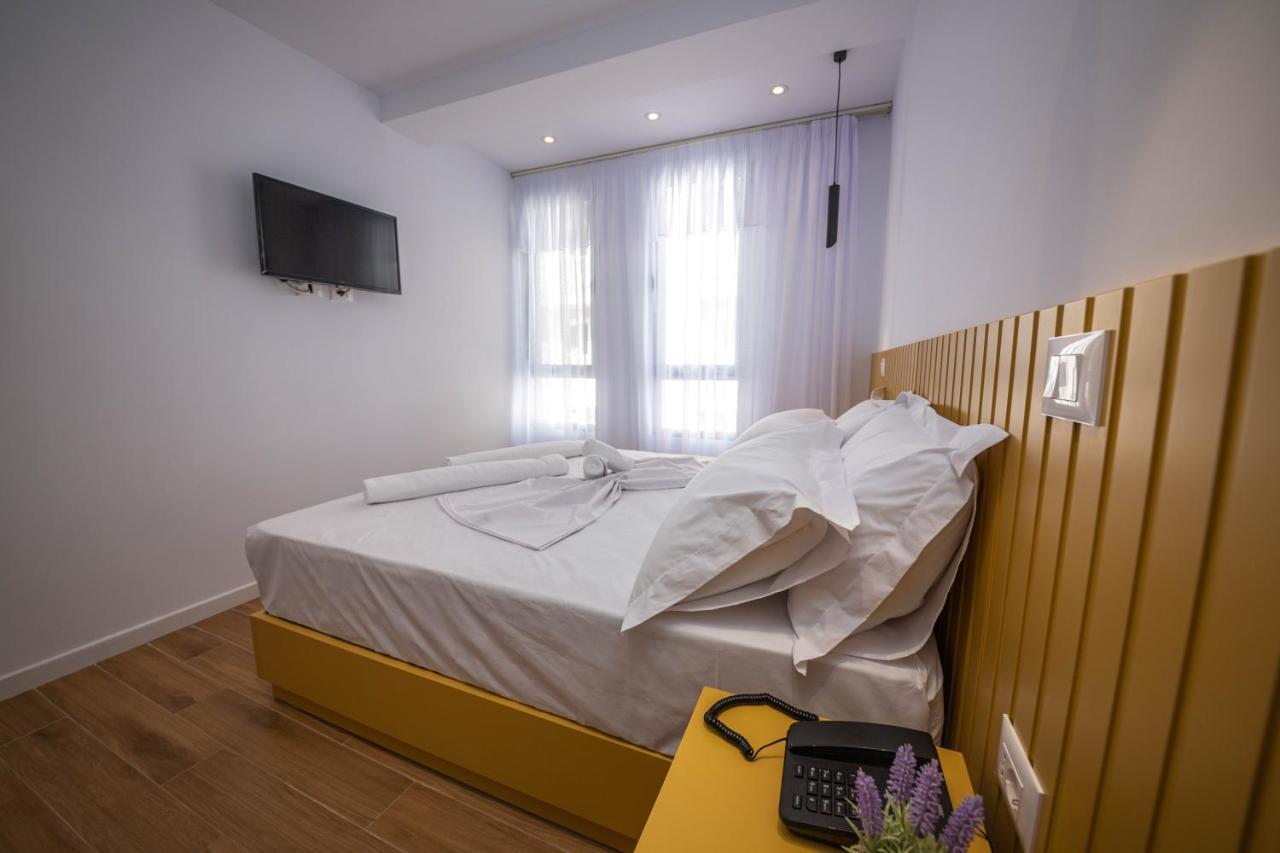 Hesperus Hotel Vlorë Buitenkant foto