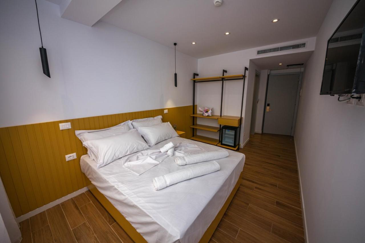 Hesperus Hotel Vlorë Buitenkant foto